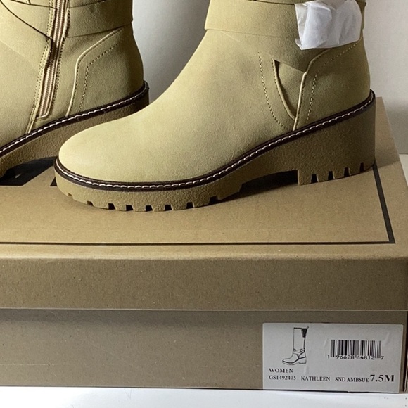 Tan Knee-High Women's Boots MIA

Kathleen - Picture 13 of 15